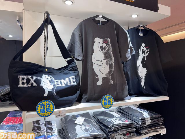 “ダンガンロンパ15周年記念展”シリーズキャライラストからおしおきシーンのアイテムに謎解きまで。遊べるお楽しみ要素も入った、ワックワクでドッキドキの展示会が楽しい！