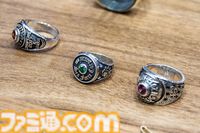 ゲーミングPCと大画面モニターをステンレス製アタッシュケースに組み込むと持ちやすい（ただし20kgある）。金属加工が得意なシーフォースは力技で解決する