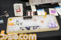 ゲーミングPCと大画面モニターをステンレス製アタッシュケースに組み込むと持ちやすい（ただし20kgある）。金属加工が得意なシーフォースは力技で解決する