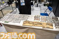 ゲーミングPCと大画面モニターをステンレス製アタッシュケースに組み込むと持ちやすい（ただし20kgある）。金属加工が得意なシーフォースは力技で解決する