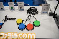 ゲーミングPCと大画面モニターをステンレス製アタッシュケースに組み込むと持ちやすい（ただし20kgある）。金属加工が得意なシーフォースは力技で解決する