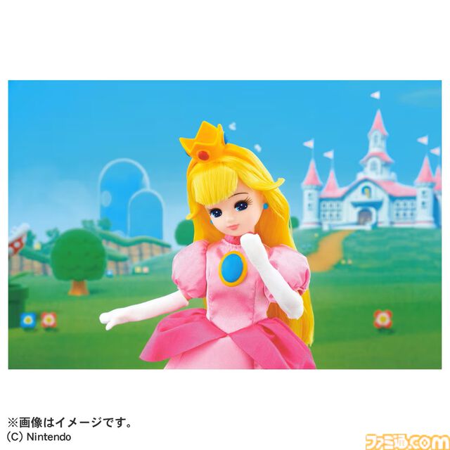リカちゃんがマリオ＆ピーチ姫コーデに。ピンクのドレスや冠、赤い帽子にオーバーオールも再現。タカラトミーから4月18日発売