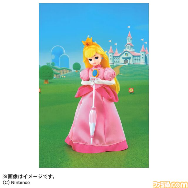 リカちゃんがマリオ＆ピーチ姫コーデに。ピンクのドレスや冠、赤い帽子にオーバーオールも再現。タカラトミーから4月18日発売