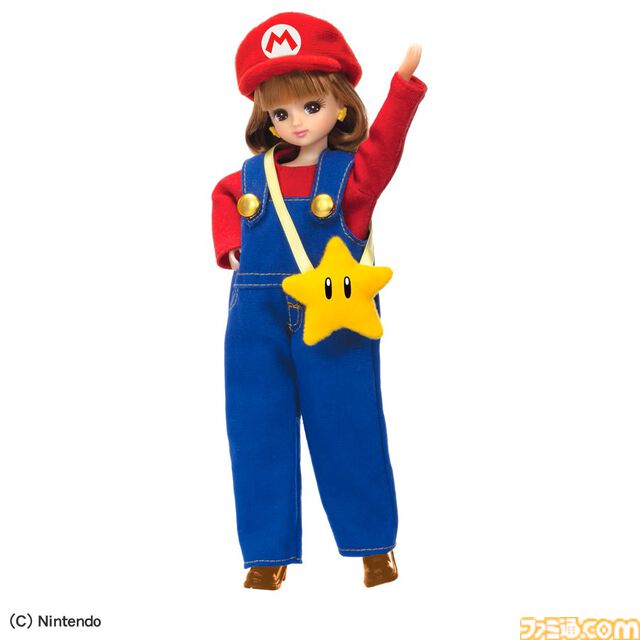 リカちゃんがマリオ＆ピーチ姫コーデに。ピンクのドレスや冠、赤い帽子にオーバーオールも再現。タカラトミーから4月18日発売