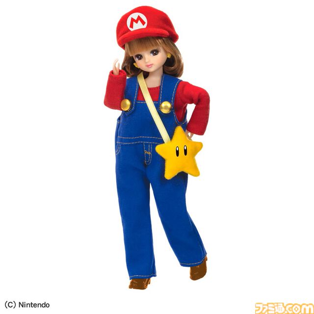 リカちゃんがマリオ＆ピーチ姫コーデに。ピンクのドレスや冠、赤い帽子にオーバーオールも再現。タカラトミーから4月18日発売