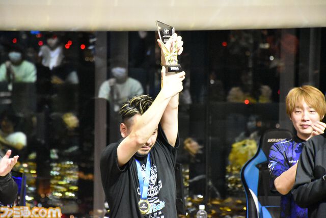 『バーチャファイター』シリーズ初の公式世界王者はとんちゃん選手。地上260メートル、最“高”の舞台での『VF5 R.E.V.O. World Stage』摩天楼決戦