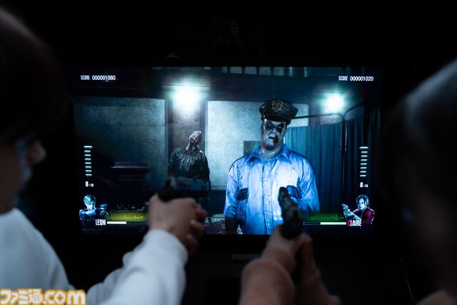 『バイオハザード RE:2』をベースにバンダイナムコが開発する新作アーケードゲームの国内ロケテストが3月中旬より開始。タイラントやリッカーの恐怖を全身で体感