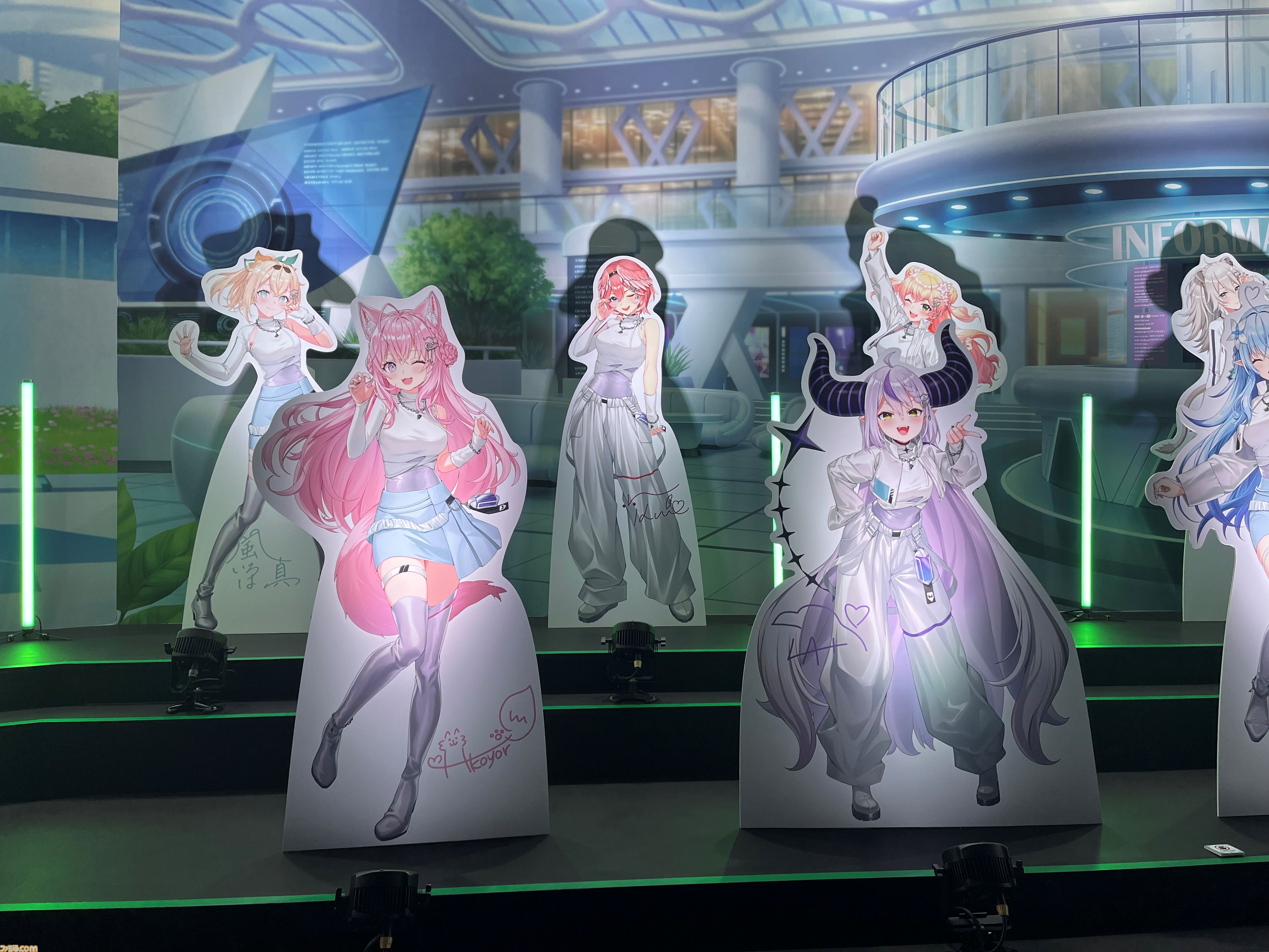 【ホロライブEXPO2026】配信初期の機材セットや汚い鍋、天音かなたのサイン入り握力計など、ホロメンの私物をすべて掲載。150枚以上の写真でリポートをお届け