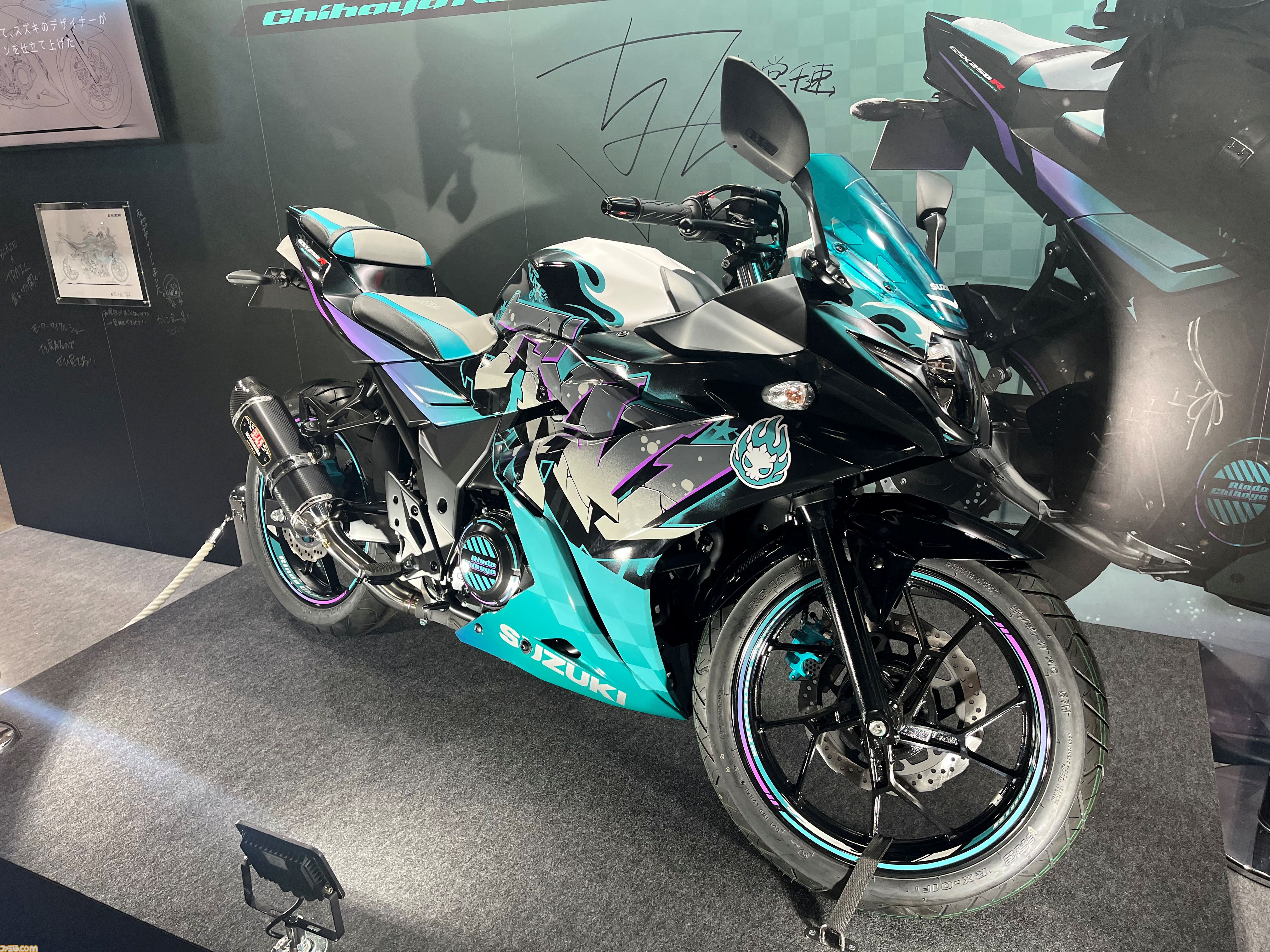 【ホロライブEXPO2026】配信初期の機材セットや汚い鍋、天音かなたのサイン入り握力計など、ホロメンの私物をすべて掲載。150枚以上の写真でリポートをお届け