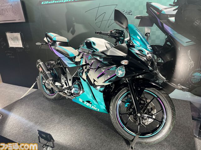 【ホロライブEXPO2026】配信初期の機材セットや汚い鍋、天音かなたのサイン入り握力計など、ホロメンの私物をすべて掲載。150枚以上の写真でリポートをお届け