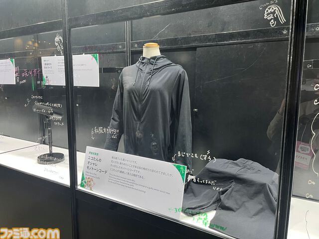 【ホロライブEXPO2026】配信初期の機材セットや汚い鍋、天音かなたのサイン入り握力計など、ホロメンの私物をすべて掲載。150枚以上の写真でリポートをお届け