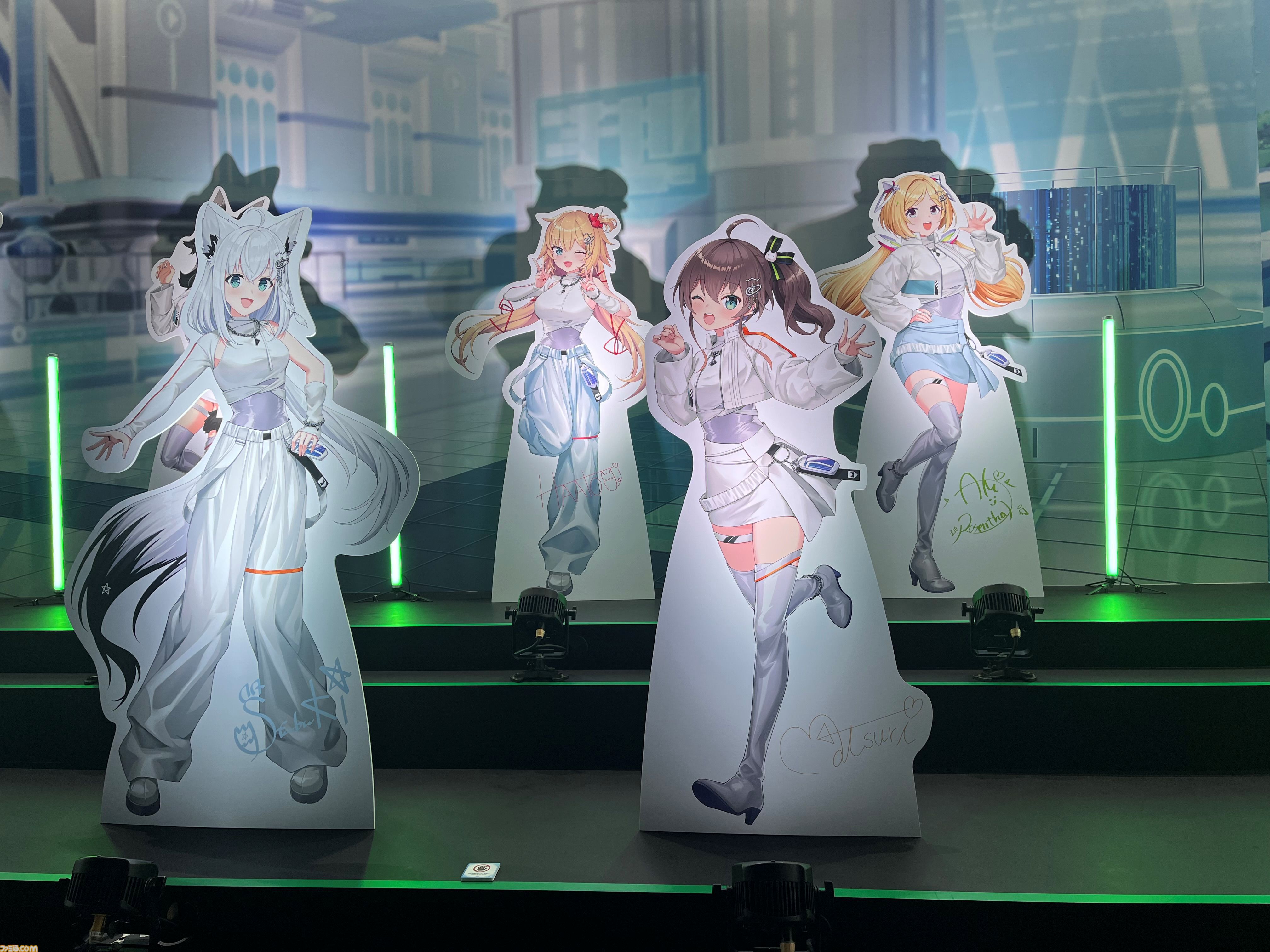 【ホロライブEXPO2026】配信初期の機材セットや汚い鍋、天音かなたのサイン入り握力計など、ホロメンの私物をすべて掲載。150枚以上の写真でリポートをお届け