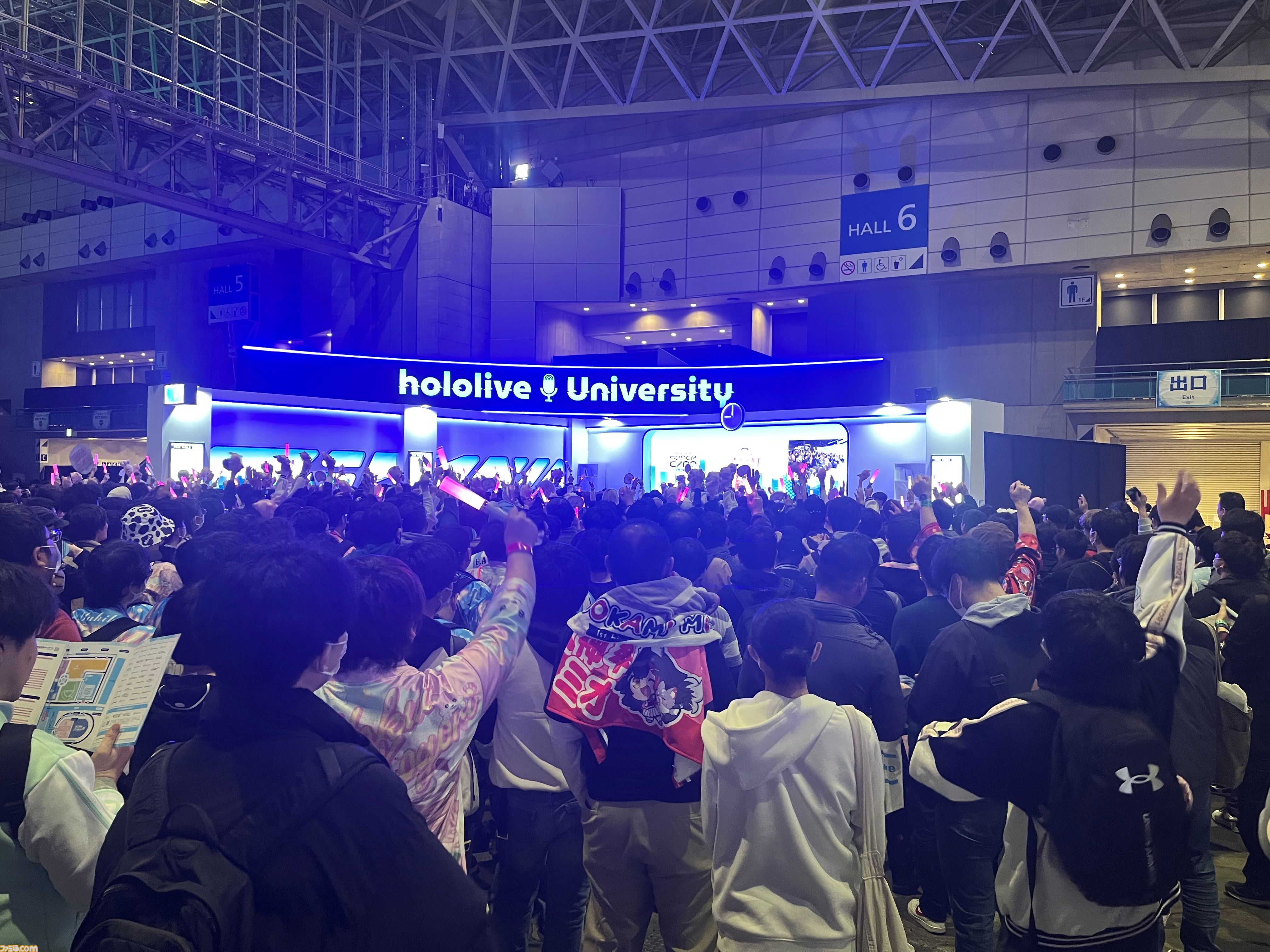 【ホロライブEXPO2026】配信初期の機材セットや汚い鍋、天音かなたのサイン入り握力計など、ホロメンの私物をすべて掲載。150枚以上の写真でリポートをお届け