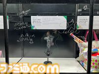 【ホロライブEXPO2026】配信初期の機材セットや汚い鍋、天音かなたのサイン入り握力計など、ホロメンの私物をすべて掲載。150枚以上の写真でリポートをお届け