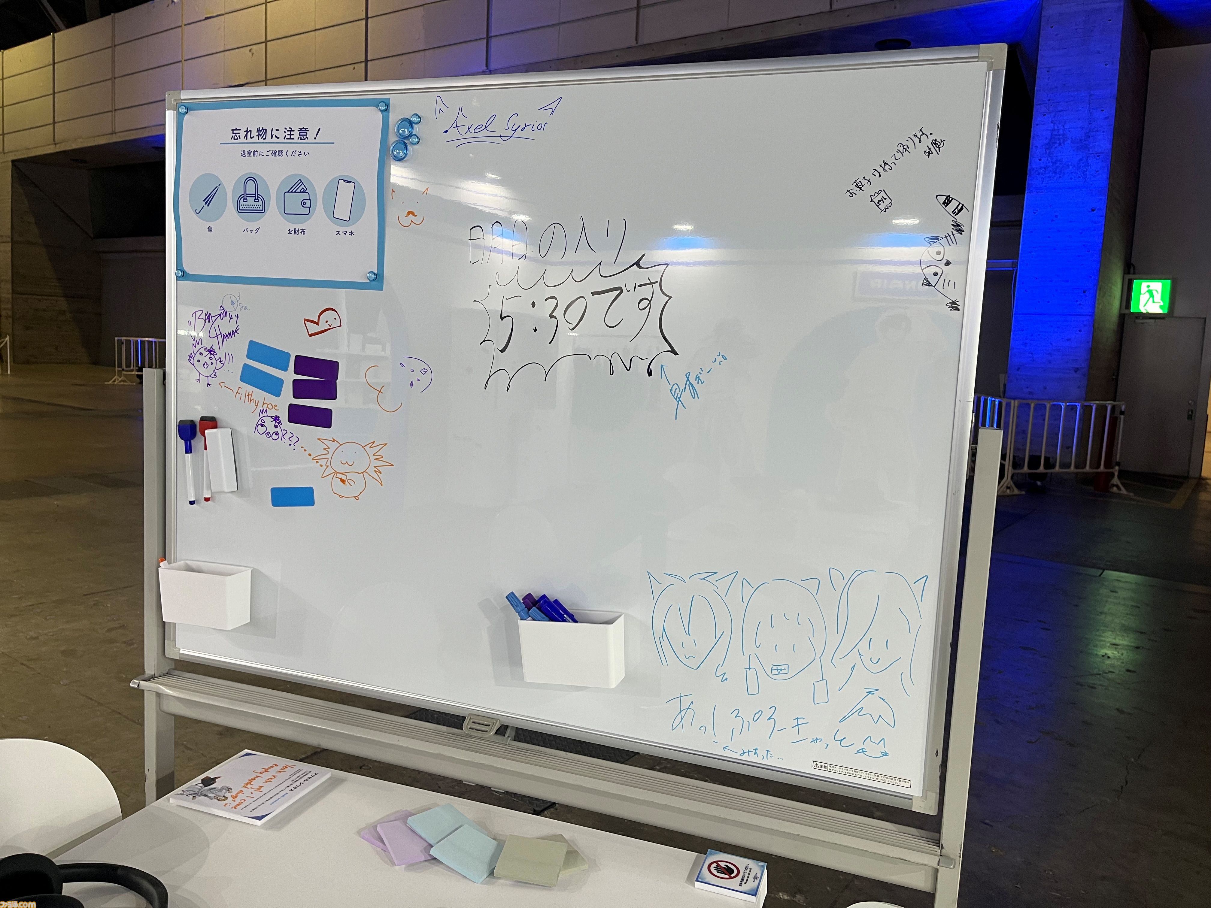 【ホロライブEXPO2026】配信初期の機材セットや汚い鍋、天音かなたのサイン入り握力計など、ホロメンの私物をすべて掲載。150枚以上の写真でリポートをお届け
