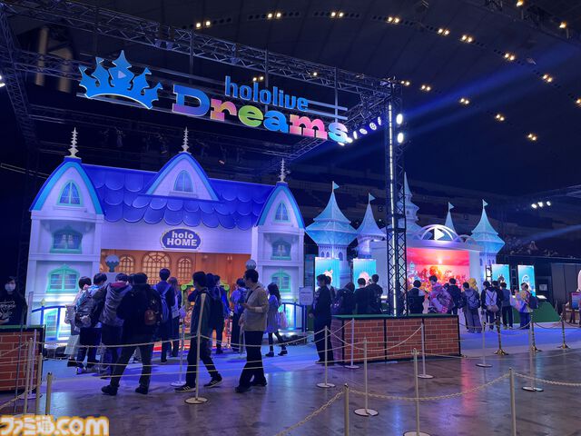 【ホロライブEXPO2026】配信初期の機材セットや汚い鍋、天音かなたのサイン入り握力計など、ホロメンの私物をすべて掲載。150枚以上の写真でリポートをお届け