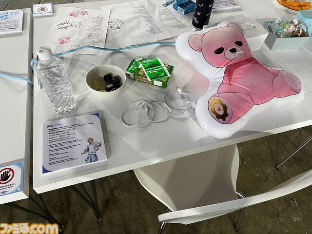 【ホロライブEXPO2026】配信初期の機材セットや汚い鍋、天音かなたのサイン入り握力計など、ホロメンの私物をすべて掲載。150枚以上の写真でリポートをお届け