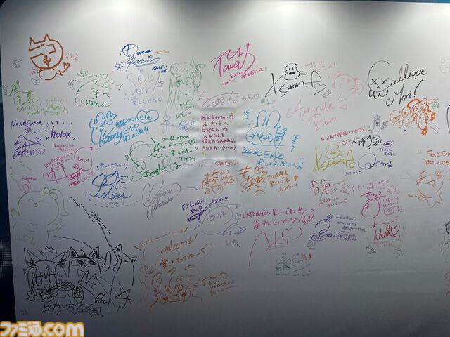 【ホロライブEXPO2026】配信初期の機材セットや汚い鍋、天音かなたのサイン入り握力計など、ホロメンの私物をすべて掲載。150枚以上の写真でリポートをお届け