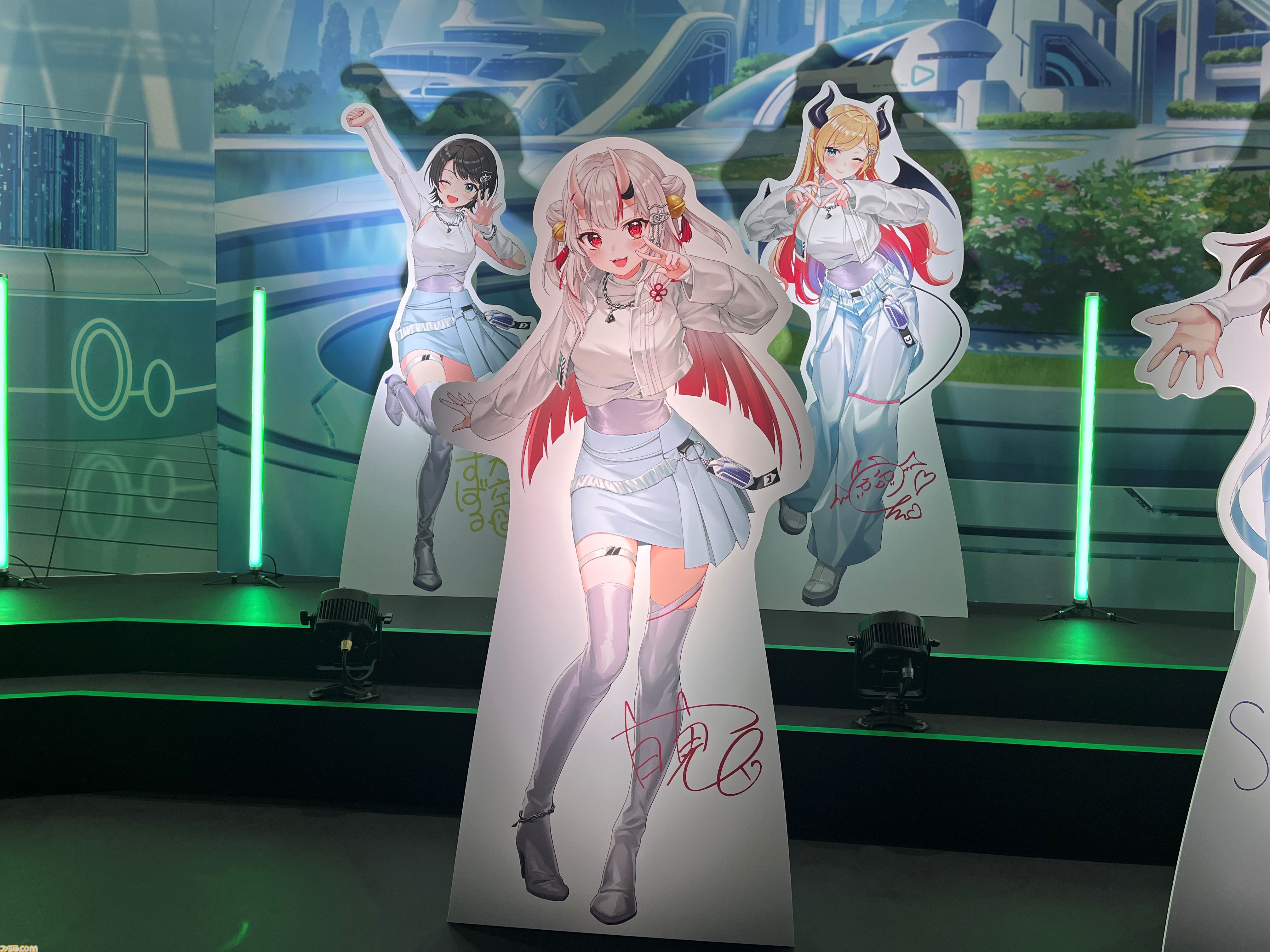 【ホロライブEXPO2026】配信初期の機材セットや汚い鍋、天音かなたのサイン入り握力計など、ホロメンの私物をすべて掲載。150枚以上の写真でリポートをお届け