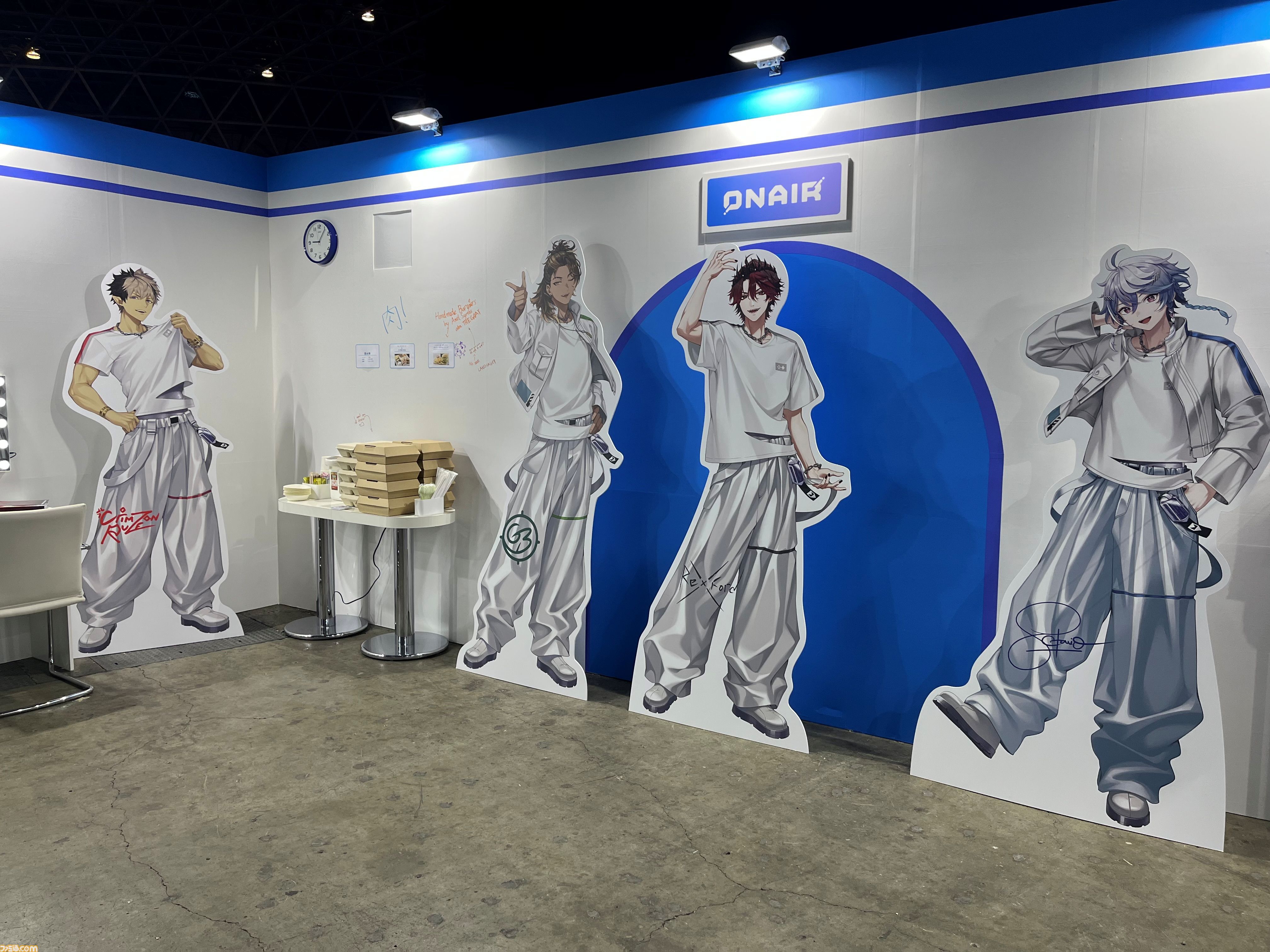 【ホロライブEXPO2026】配信初期の機材セットや汚い鍋、天音かなたのサイン入り握力計など、ホロメンの私物をすべて掲載。150枚以上の写真でリポートをお届け