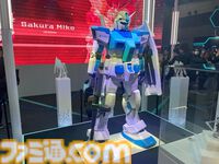 【ホロライブEXPO2026】配信初期の機材セットや汚い鍋、天音かなたのサイン入り握力計など、ホロメンの私物をすべて掲載。150枚以上の写真でリポートをお届け