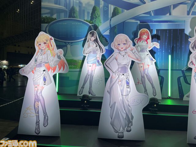 【ホロライブEXPO2026】配信初期の機材セットや汚い鍋、天音かなたのサイン入り握力計など、ホロメンの私物をすべて掲載。150枚以上の写真でリポートをお届け