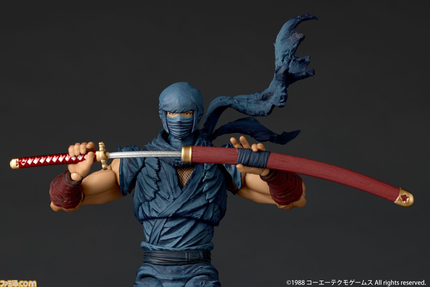 忍者龍剣伝』マフラーや眼球も動かせるリュウ・ハヤブサのフィギュアが