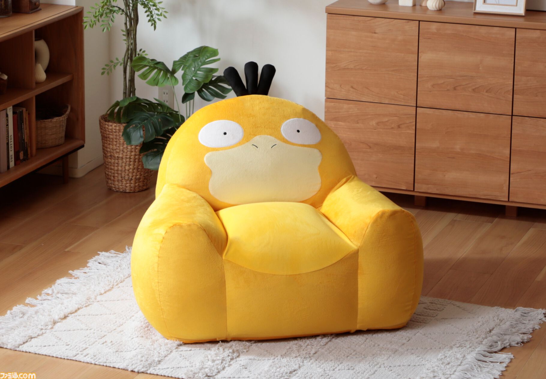 ポケモン』コダックビーズソファ発売。かわいいしっぽと髪も再現、もっ