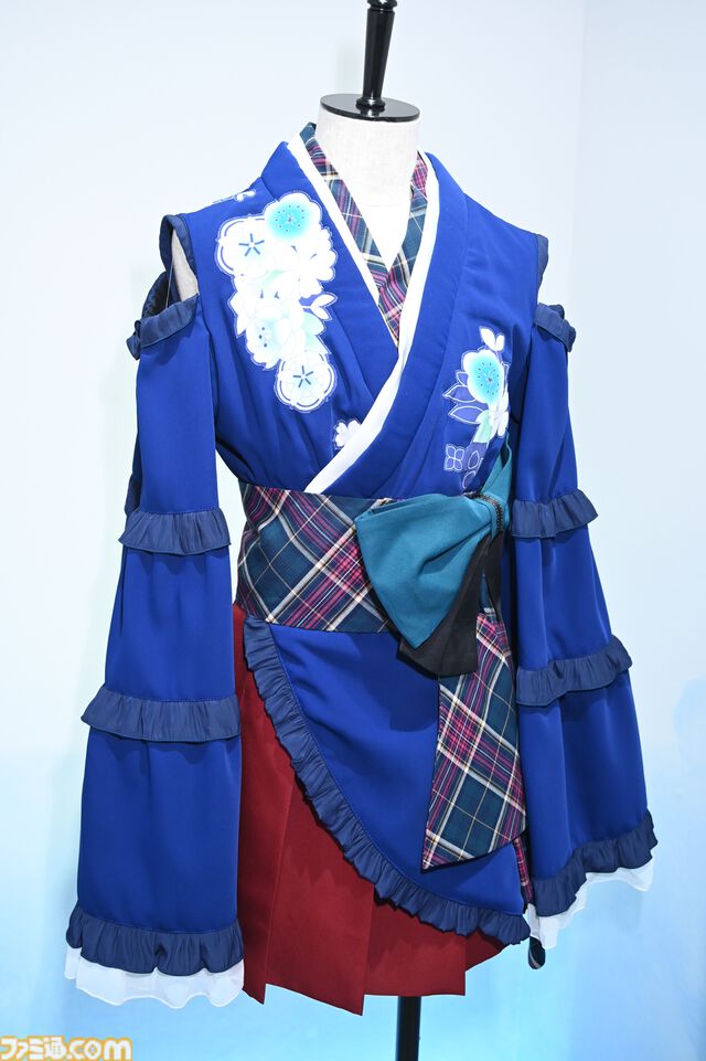 『シャニマス』衣装展は至近距離で見られて、衣装生地にも触れられる！ "My Songs Collection"衣装をはじめ、こだわり抜かれた衣装を隅々まで堪能できる空間【内覧会リポート】