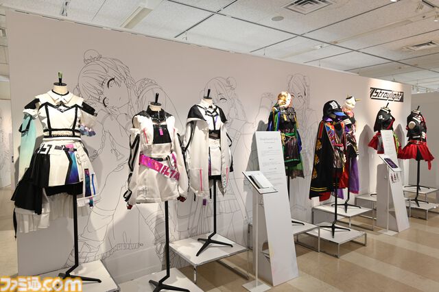 『シャニマス』衣装展は至近距離で見られて、衣装生地にも触れられる！ "My Songs Collection"衣装をはじめ、こだわり抜かれた衣装を隅々まで堪能できる空間【内覧会リポート】