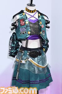 『シャニマス』衣装展は至近距離で見られて、衣装生地にも触れられる！ "My Songs Collection"衣装をはじめ、こだわり抜かれた衣装を隅々まで堪能できる空間【内覧会リポート】