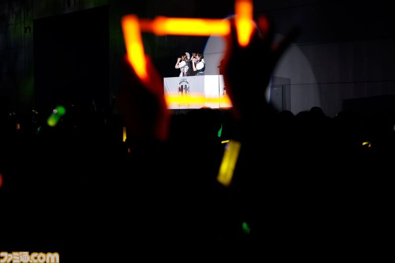 『アイマス ミリオンライブ！』11thライブDAY1リポート。本公演のために制作されたソロ曲『COLORS ON CANVAS!』をライブ初披露！ ロコらしいアーティスティックなセットリストがステージを彩る