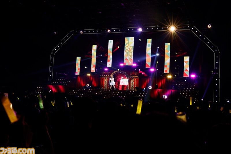 『アイマス ミリオンライブ！』11thライブDAY1リポート。本公演のために制作されたソロ曲『COLORS ON CANVAS!』をライブ初披露！ ロコらしいアーティスティックなセットリストがステージを彩る