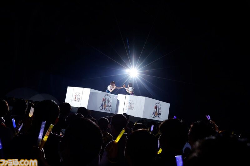 『アイマス ミリオンライブ！』11thライブDAY1リポート。本公演のために制作されたソロ曲『COLORS ON CANVAS!』をライブ初披露！ ロコらしいアーティスティックなセットリストがステージを彩る