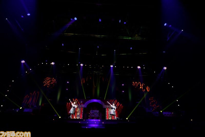 『アイマス ミリオンライブ！』11thライブDAY1リポート。本公演のために制作されたソロ曲『COLORS ON CANVAS!』をライブ初披露！ ロコらしいアーティスティックなセットリストがステージを彩る