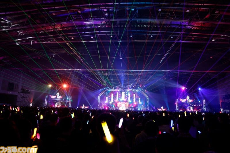 『アイマス ミリオンライブ！』11thライブDAY1リポート。本公演のために制作されたソロ曲『COLORS ON CANVAS!』をライブ初披露！ ロコらしいアーティスティックなセットリストがステージを彩る