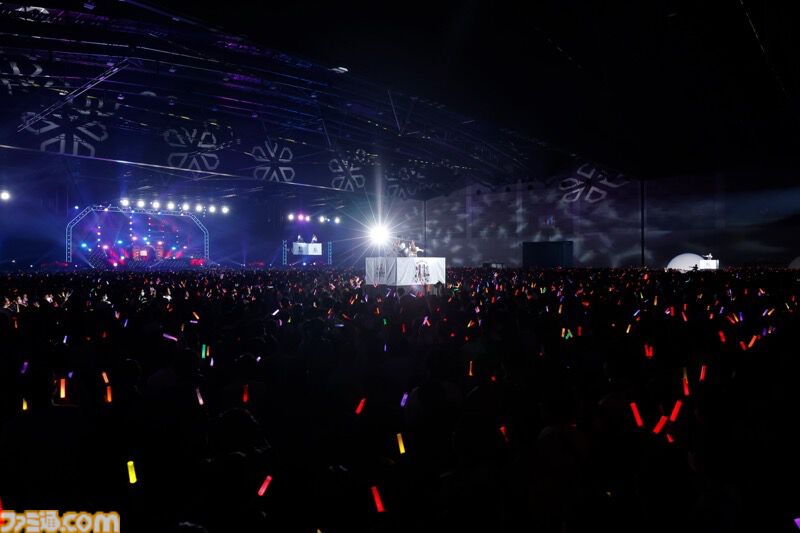 『アイマス ミリオンライブ！』11thライブDAY1リポート。本公演のために制作されたソロ曲『COLORS ON CANVAS!』をライブ初披露！ ロコらしいアーティスティックなセットリストがステージを彩る