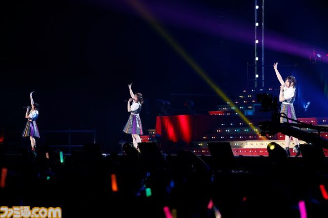 『アイマス ミリオンライブ！』11thライブDAY1リポート。本公演のために制作されたソロ曲『COLORS ON CANVAS!』をライブ初披露！ ロコらしいアーティスティックなセットリストがステージを彩る