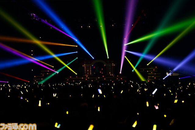 『アイマス ミリオンライブ！』11thライブDAY1リポート。本公演のために制作されたソロ曲『COLORS ON CANVAS!』をライブ初披露！ ロコらしいアーティスティックなセットリストがステージを彩る