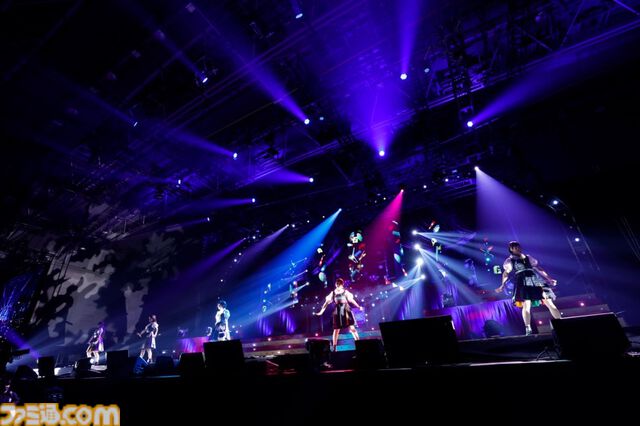 『アイマス ミリオンライブ！』11thライブDAY1リポート。本公演のために制作されたソロ曲『COLORS ON CANVAS!』をライブ初披露！ ロコらしいアーティスティックなセットリストがステージを彩る