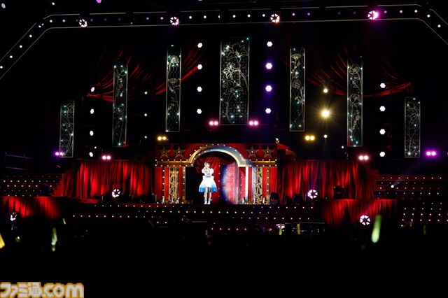 『アイマス ミリオンライブ！』11thライブDAY2リポート。朗読劇の展開に沿ってライブが進む、七尾百合子の主演に相応しい公演に。新曲『君と同じ物語』の初披露も