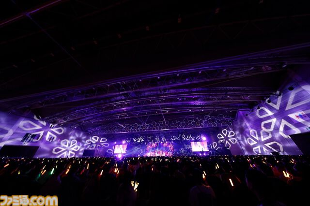 『アイマス ミリオンライブ！』11thライブDAY2リポート。朗読劇の展開に沿ってライブが進む、七尾百合子の主演に相応しい公演に。新曲『君と同じ物語』の初披露も