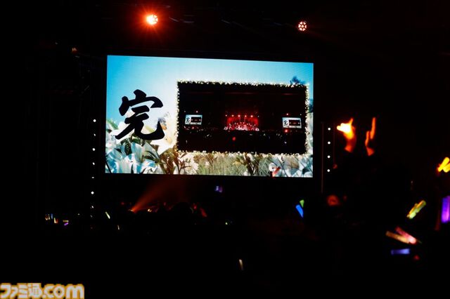 『アイマス ミリオンライブ！』11thライブDAY2リポート。朗読劇の展開に沿ってライブが進む、七尾百合子の主演に相応しい公演に。新曲『君と同じ物語』の初披露も