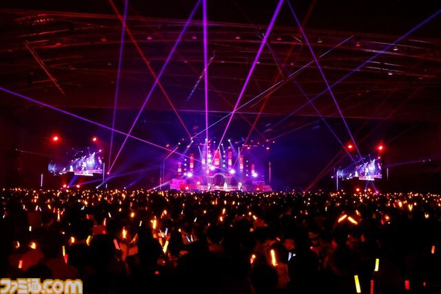 『アイマス ミリオンライブ！』11thライブDAY2リポート。朗読劇の展開に沿ってライブが進む、七尾百合子の主演に相応しい公演に。新曲『君と同じ物語』の初披露も