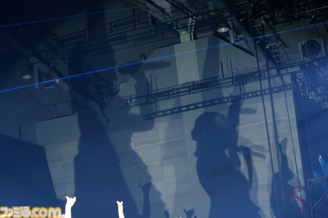 『アイマス ミリオンライブ！』11thライブDAY2リポート。朗読劇の展開に沿ってライブが進む、七尾百合子の主演に相応しい公演に。新曲『君と同じ物語』の初披露も