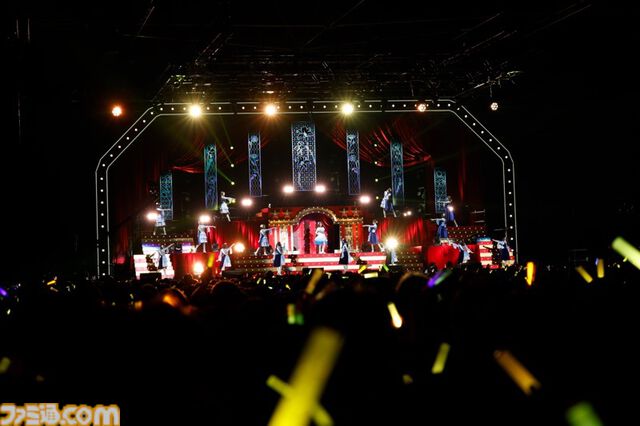 『アイマス ミリオンライブ！』11thライブDAY2リポート。朗読劇の展開に沿ってライブが進む、七尾百合子の主演に相応しい公演に。新曲『君と同じ物語』の初披露も