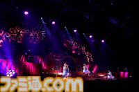 『アイマス ミリオンライブ！』11thライブDAY2リポート。朗読劇の展開に沿ってライブが進む、七尾百合子の主演に相応しい公演に。新曲『君と同じ物語』の初披露も