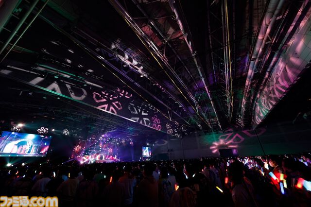 『アイマス ミリオンライブ！』11thライブDAY2リポート。朗読劇の展開に沿ってライブが進む、七尾百合子の主演に相応しい公演に。新曲『君と同じ物語』の初披露も