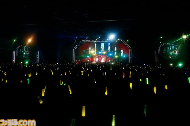 『アイマス ミリオンライブ！』11thライブDAY2リポート。朗読劇の展開に沿ってライブが進む、七尾百合子の主演に相応しい公演に。新曲『君と同じ物語』の初披露も