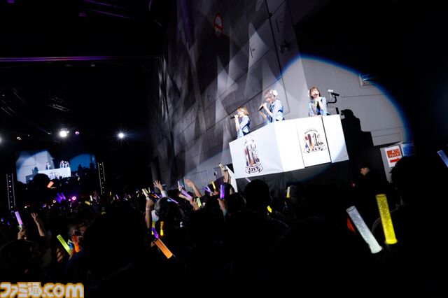 『アイマス ミリオンライブ！』11thライブDAY2リポート。朗読劇の展開に沿ってライブが進む、七尾百合子の主演に相応しい公演に。新曲『君と同じ物語』の初披露も